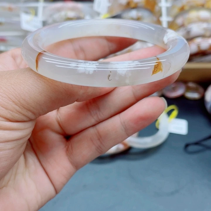 玛瑙/玉髓手镯未镶嵌60.6