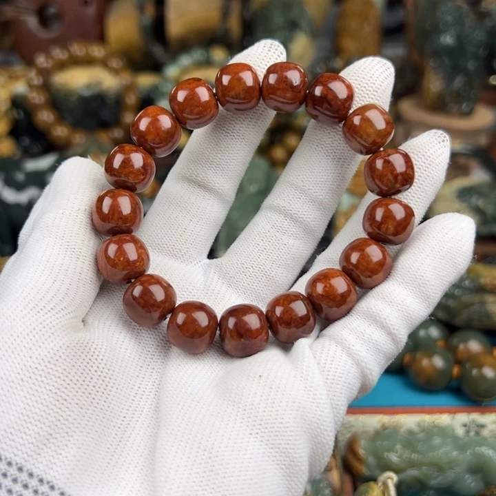 夏***天手串未镶嵌岫岩河磨玉（透闪石质玉）