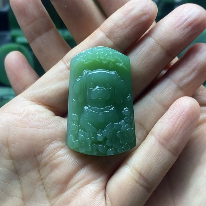 未镶嵌和田玉挂件山*王