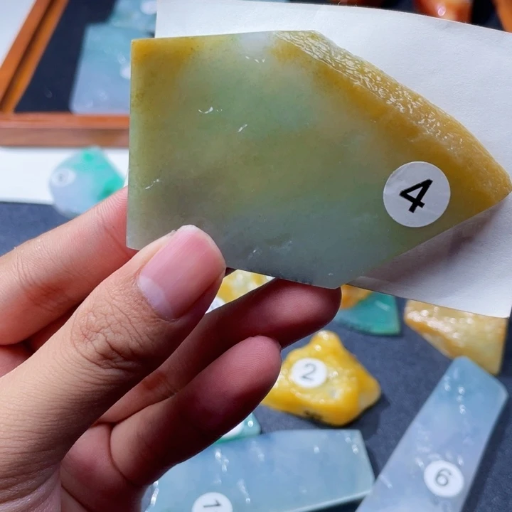 未镶嵌定制翡翠捡漏黄翡大牌料