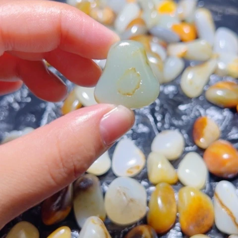 和田玉（子料）未镶嵌颈饰11.3克