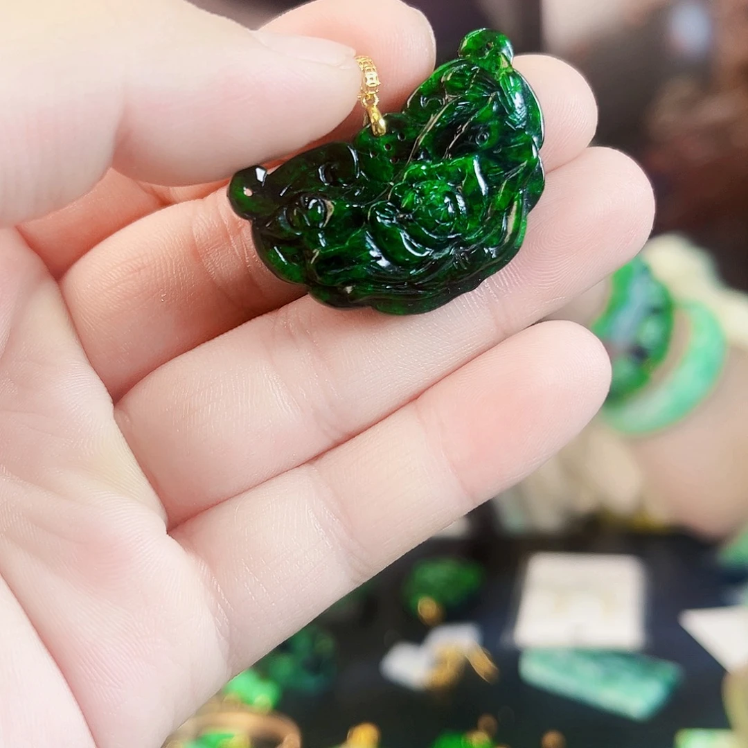 翡翠颈饰18K金镶嵌耳饰