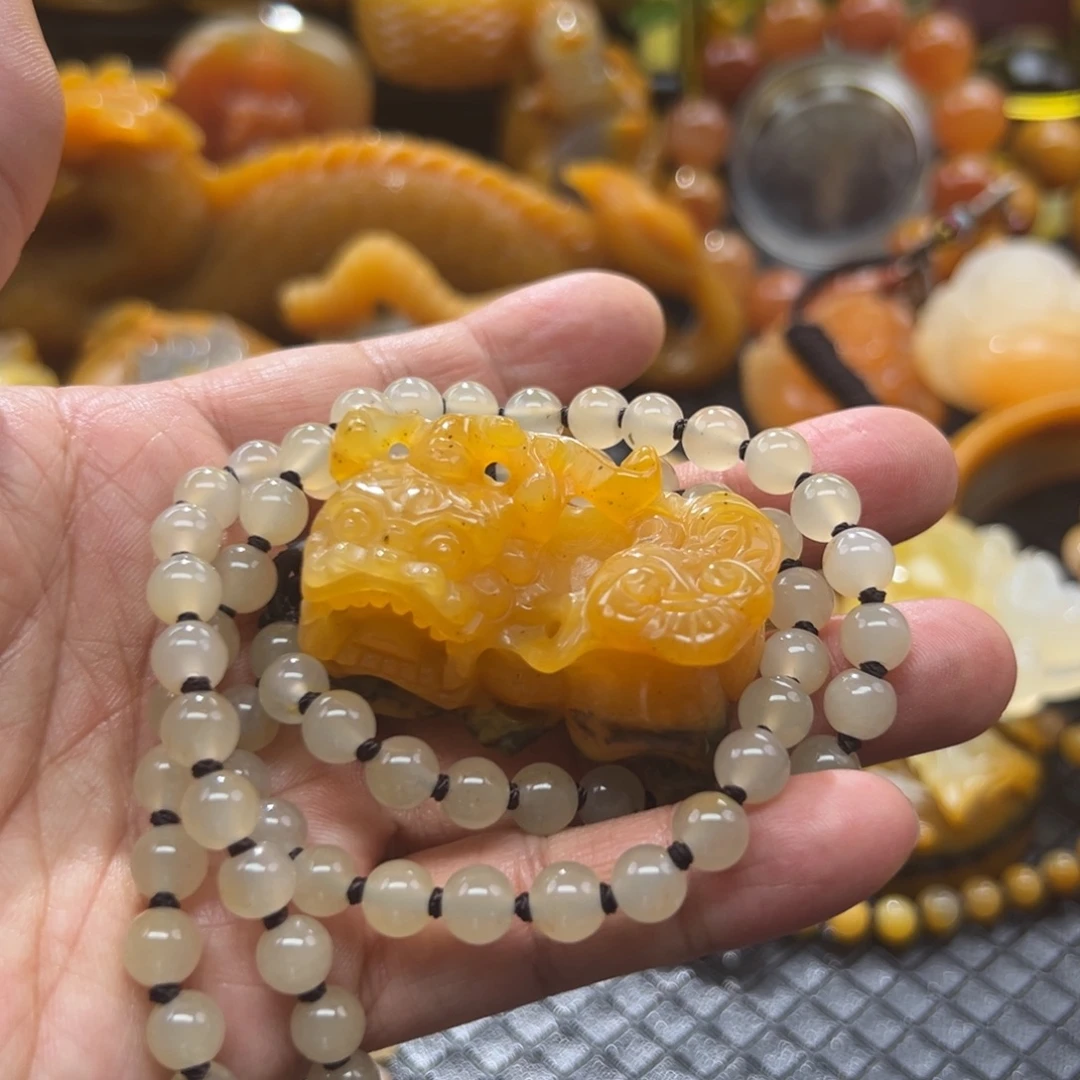 石英质玉未镶嵌颈饰