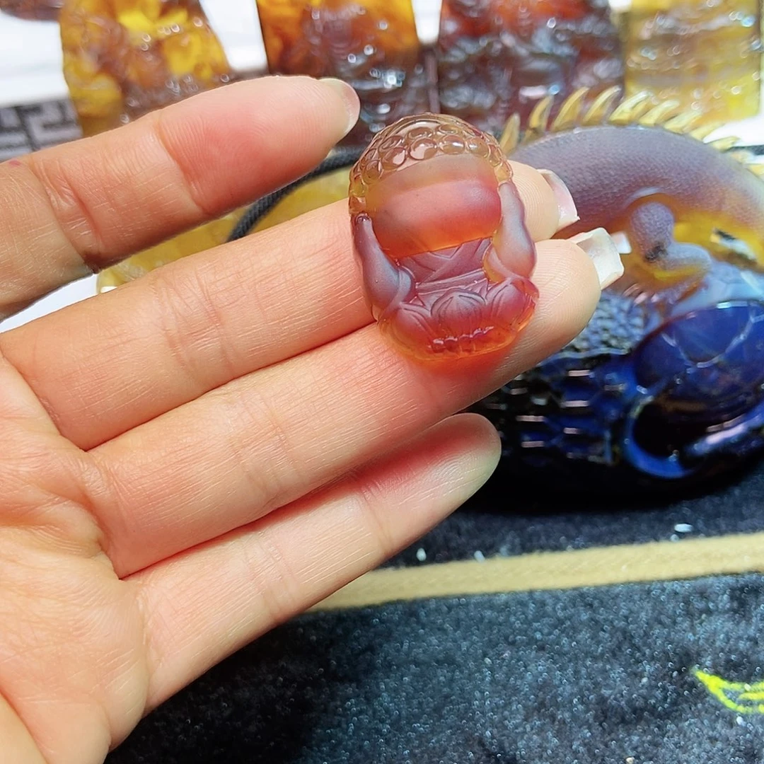 琥珀颈饰未镶嵌不听