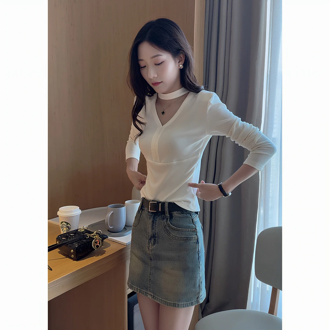 超好看挂脖v领t恤打底衫女秋冬季收腰内搭高级感上衣+高腰牛仔裙