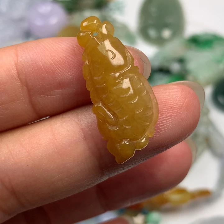 翡翠未镶嵌颈饰翡翠