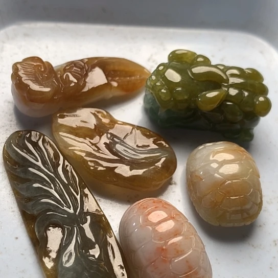 翡翠未镶嵌颈饰有**店翡翠