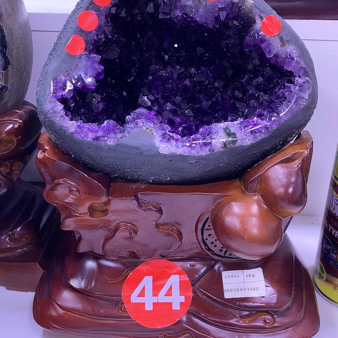 织绣乌拉圭紫水晶