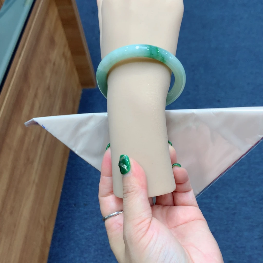 未镶嵌手镯翡翠买断