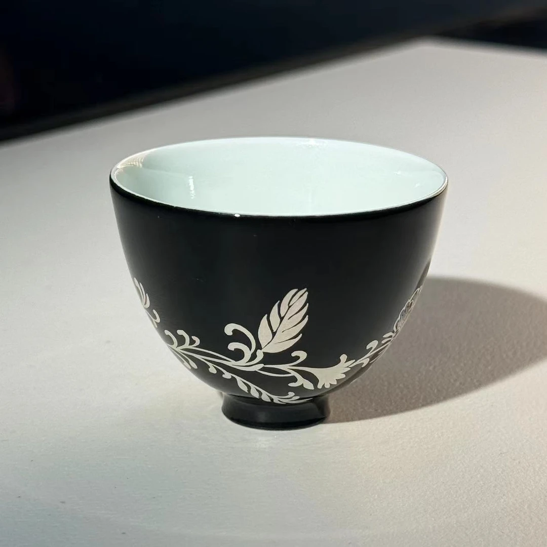 HW-H058[学茶严选]黑地银彩缠枝牡丹品杯