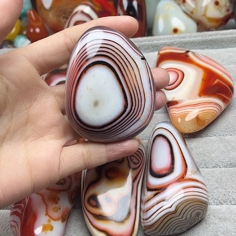 玛瑙/玉髓颈饰未镶嵌幸****?