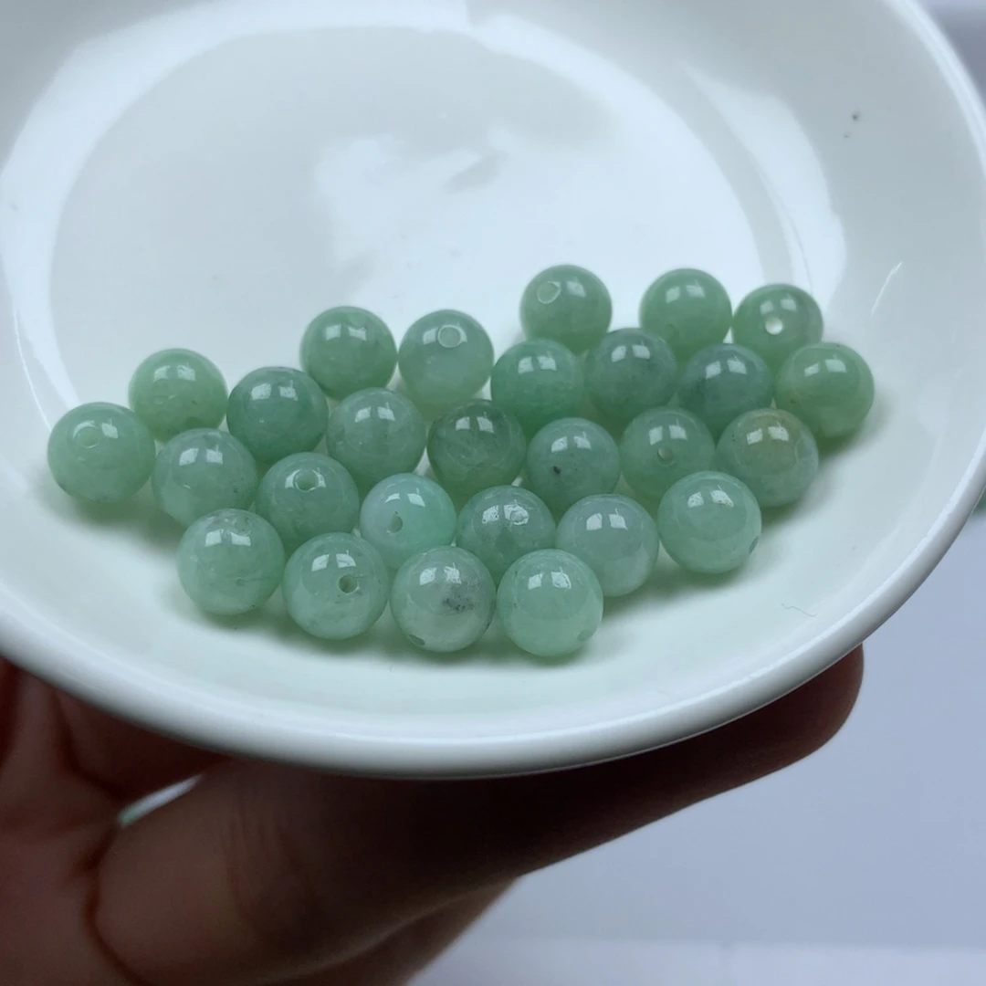 翡翠颈饰未镶嵌卡7。28颗。单圈