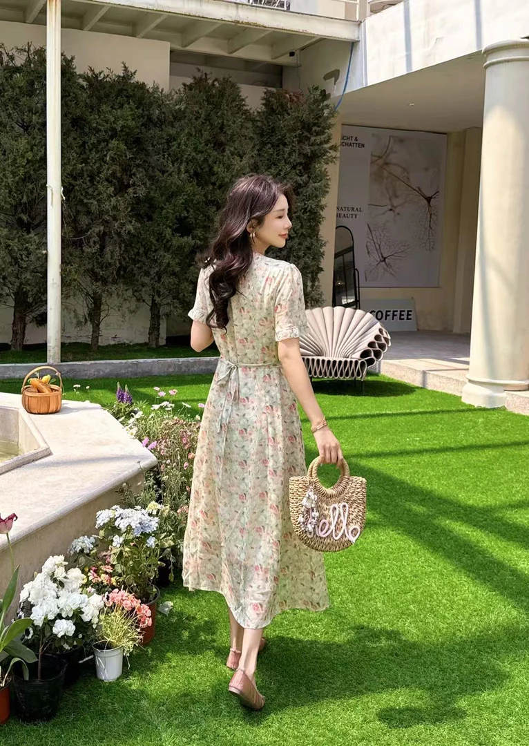 法式碎花连衣裙气质优雅减龄收腰显瘦洋气茶歇裙夏季