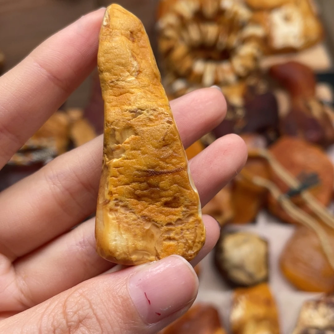 琥珀未镶嵌珠宝奇石