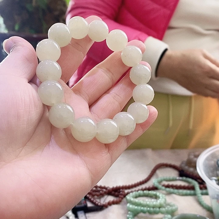 密玉（石英质玉）颈饰未镶嵌