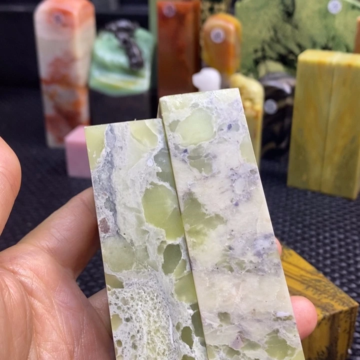 南美石闲***舞青田石印章石