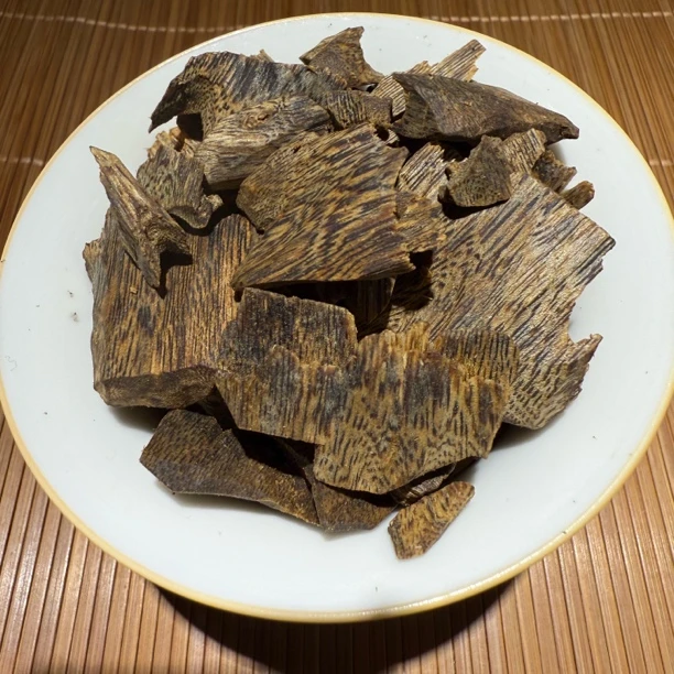 海南奇楠沉香碎料熏香料原木块料99沉花香蜜香煮水泡茶熏香