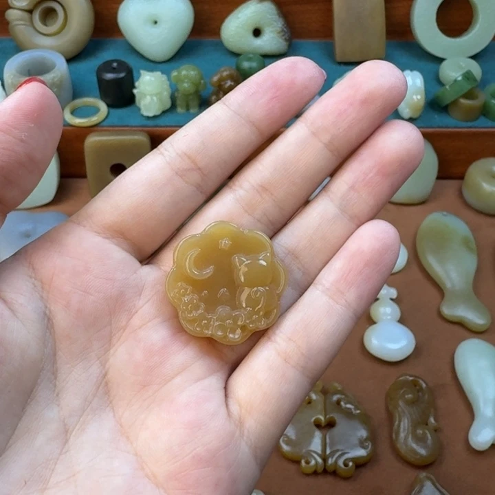 颈饰未镶嵌和田玉