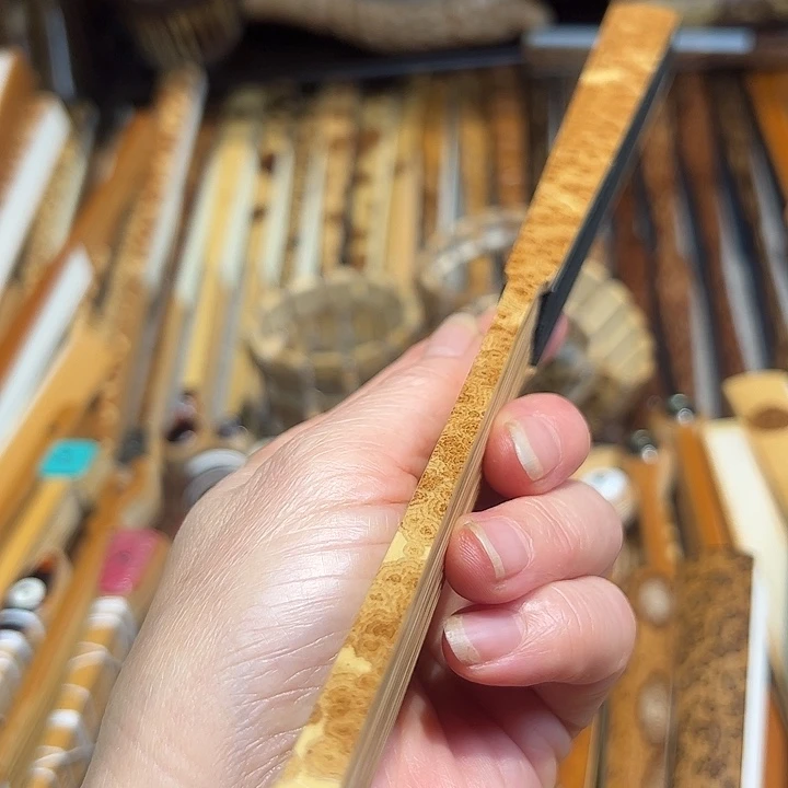 一***人扇子红香妃竹折扇一把