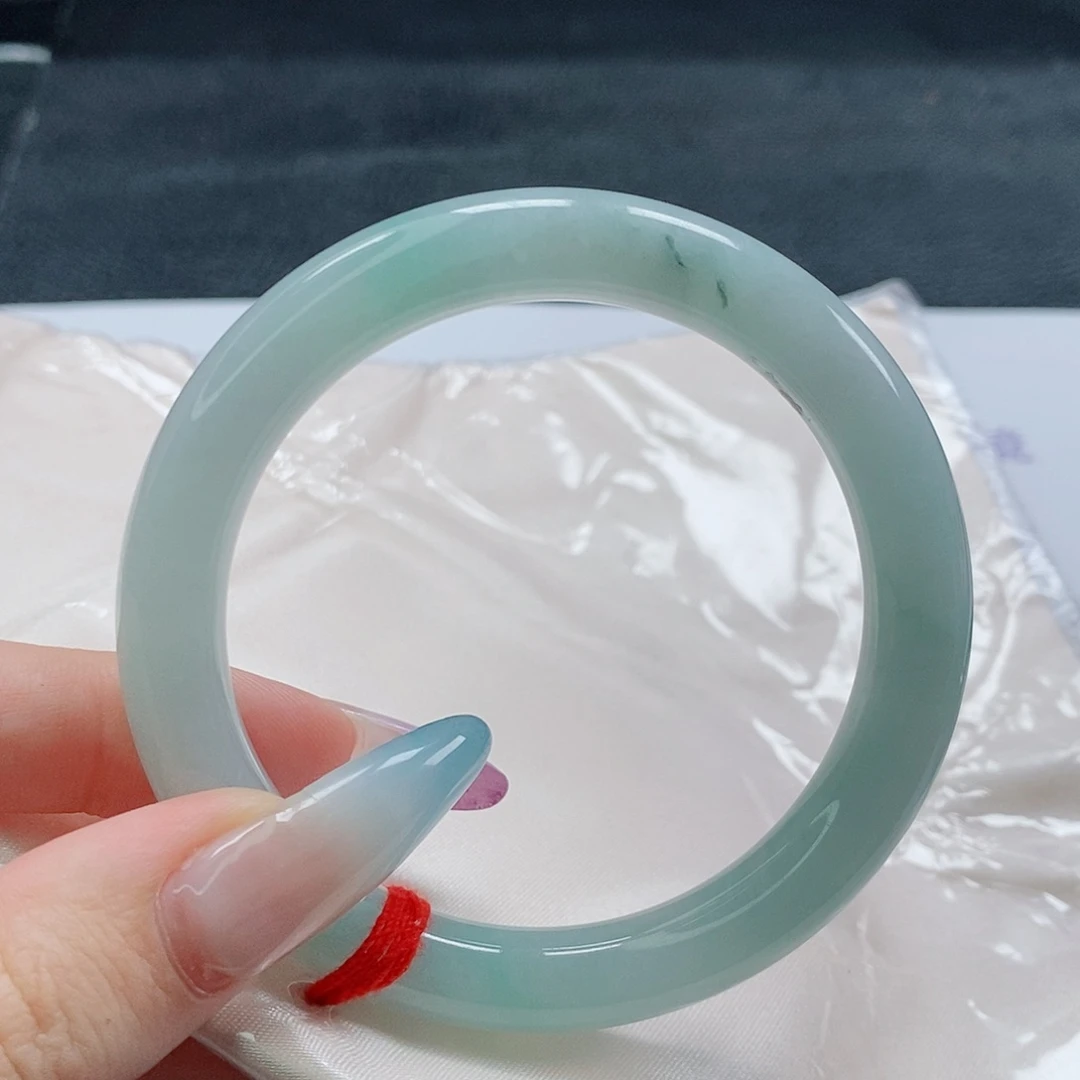 【闪购商品】未镶嵌手镯（圆镯）翡翠519号