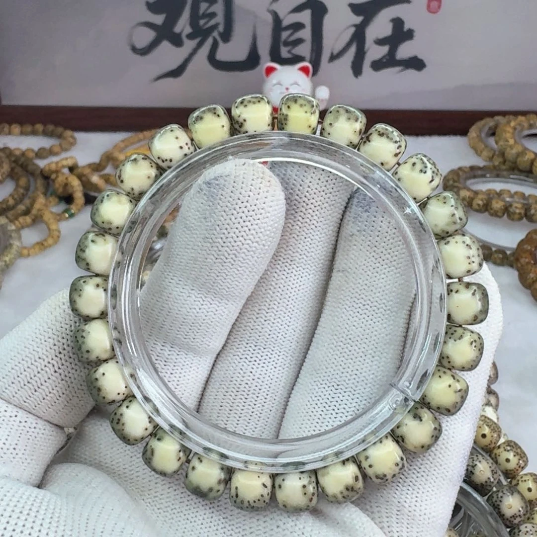 手串星月菩提9×8绿背河豚  902