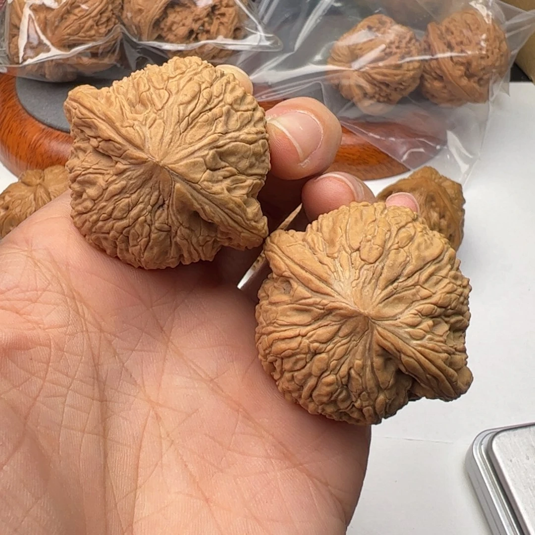 文玩核桃吊坠42泥鳅背全品