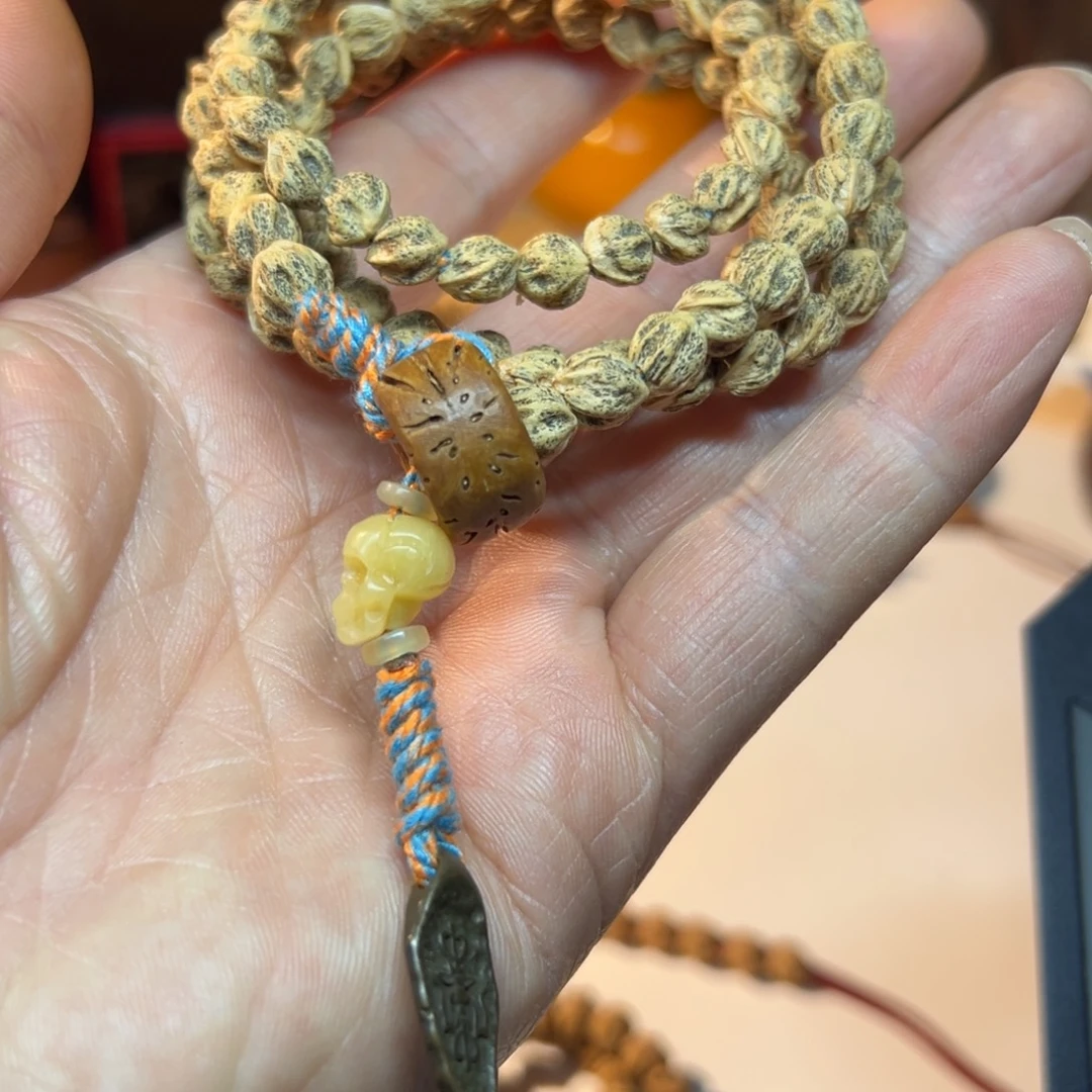 吊坠柏香籽/百香籽斜打鬼脸