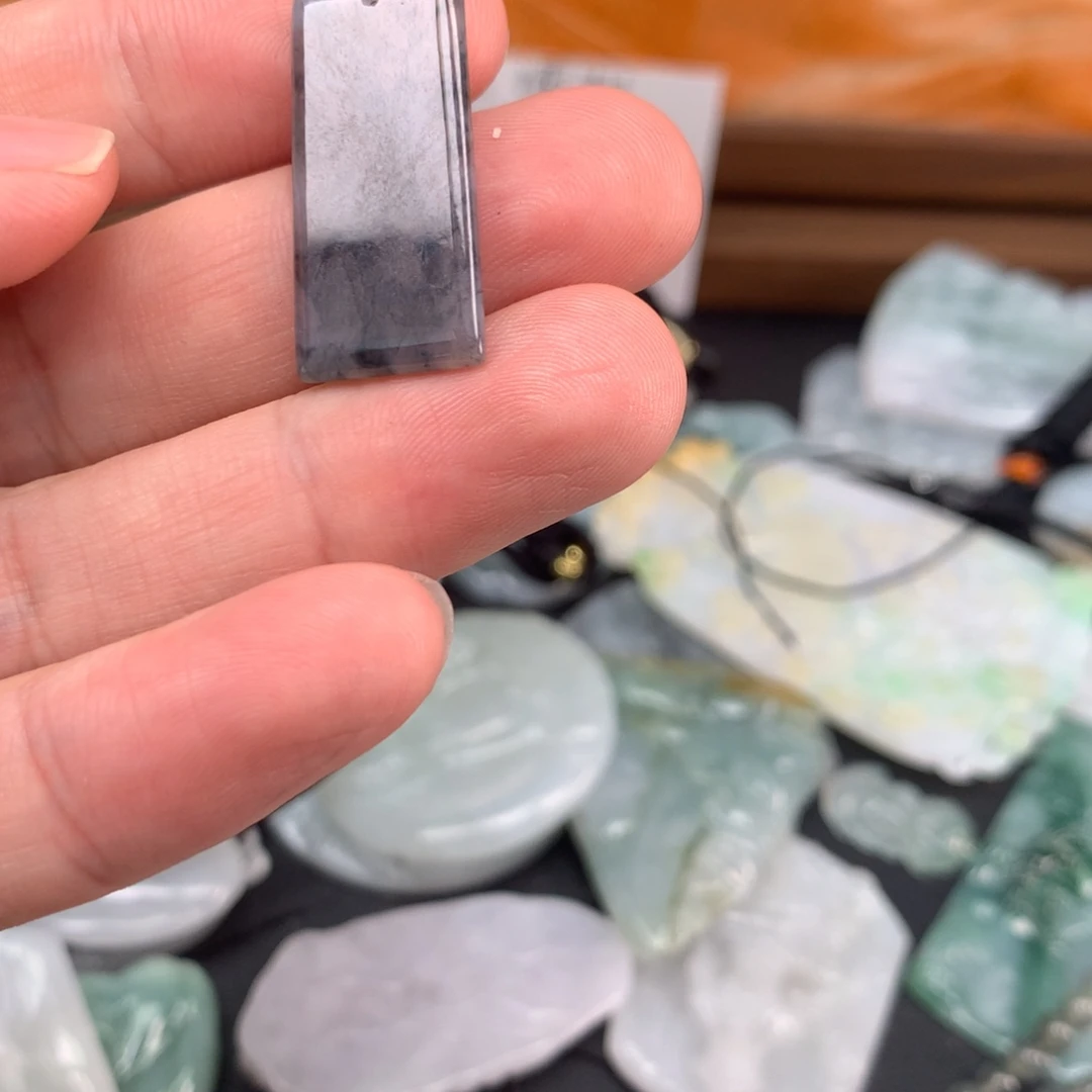 翡翠未镶嵌颈饰福利