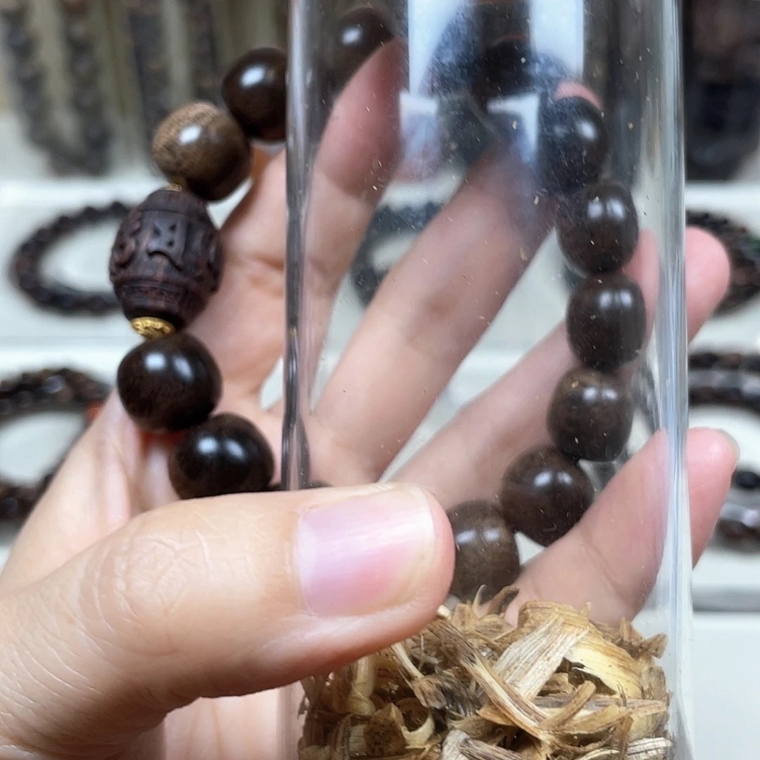 沉香碎屑沉香空*+越南芽庄白奇楠留疤料1.4