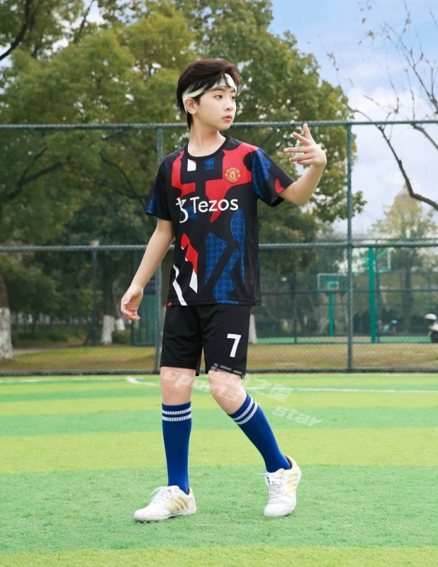 2025新款足球运动速干套装7号球衣儿童大童运动服服装中小学生