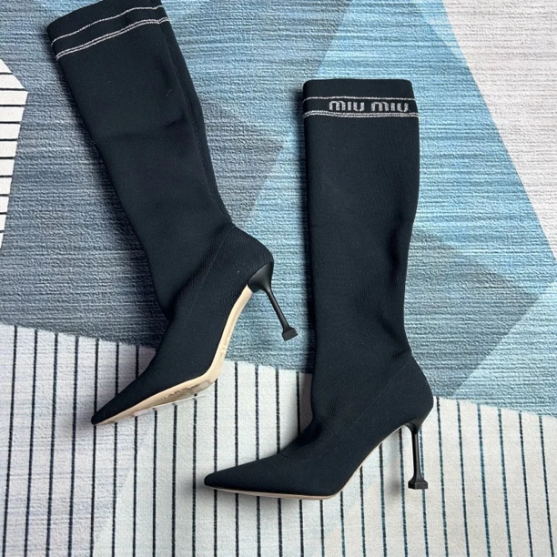 95新 MIU MIU/缪缪 miumiu黑色高跟长靴三六