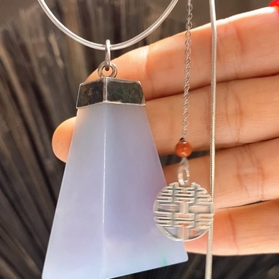 翡翠未镶嵌颈饰Wtuoppy