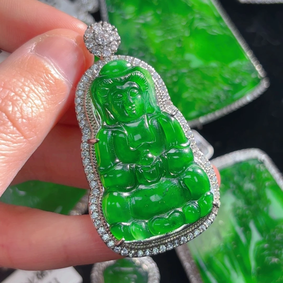 翡翠颈饰未镶嵌观音