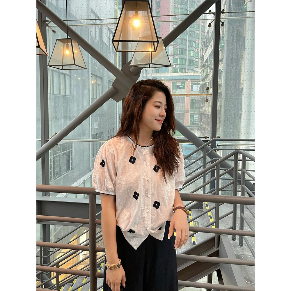 WenWen小个子2025夏季上新时尚韩刺绣花朵短袖上衣4089