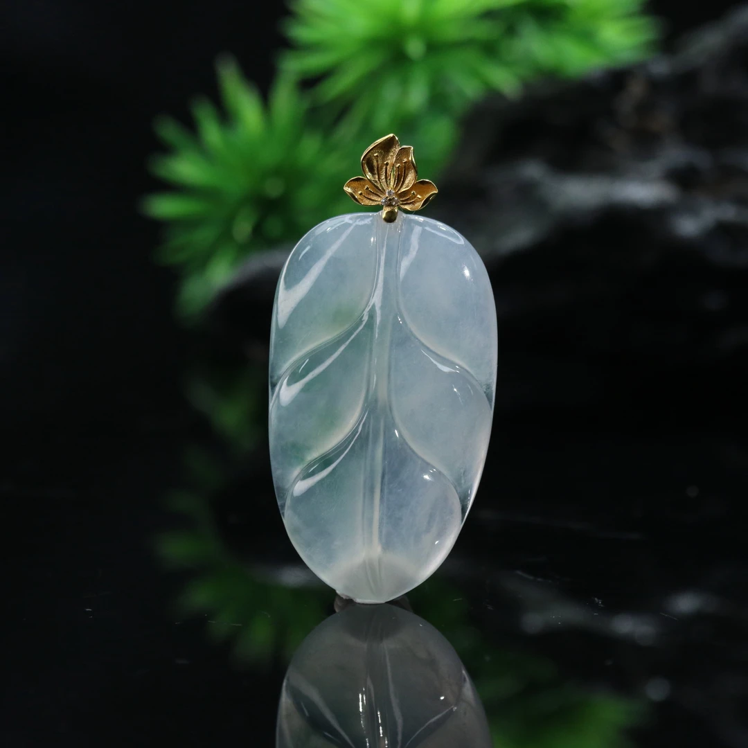 6天然缅甸翡翠A货18k叶子吊坠/100080/上海嘉禾拍卖