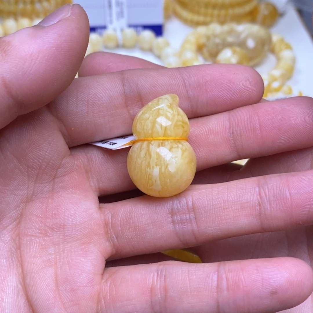 【闪购商品】蜜蜡裸石未镶嵌立体葫芦
