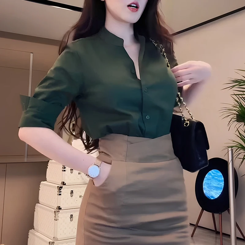 韩系轻熟高级感绿色V领长袖衬衫女2025春秋新款休闲气质穿搭上衣