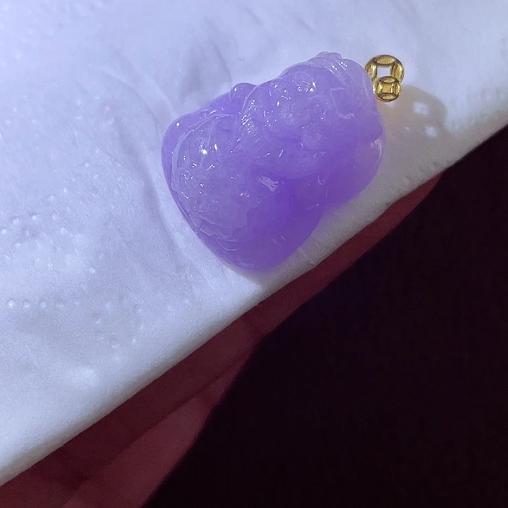 翡翠18K金镶嵌颈饰翡翠