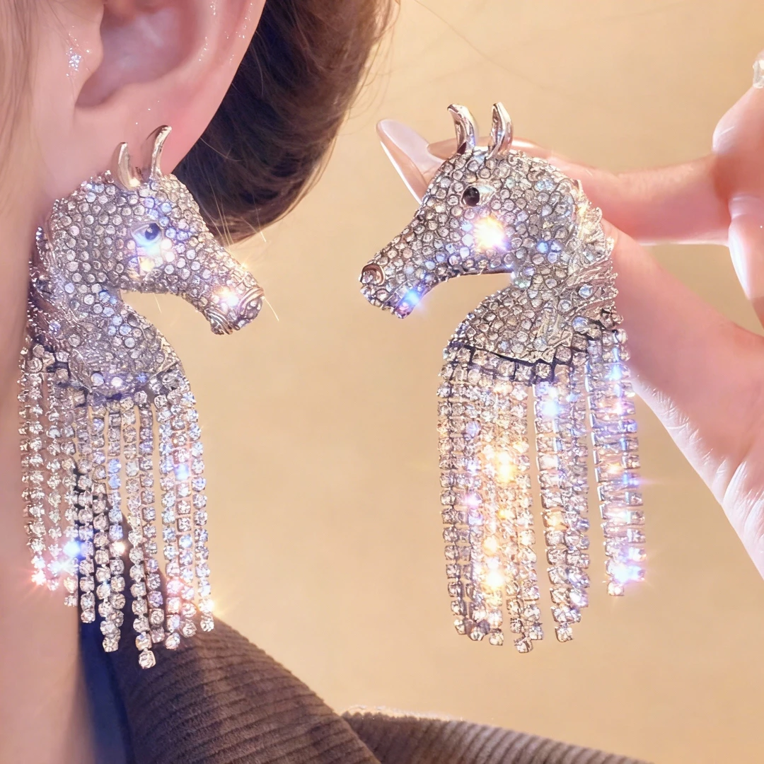 铜合金合成锆石耳饰 银色闪钻新年节日马长流苏夸张秀款轻感-耳环