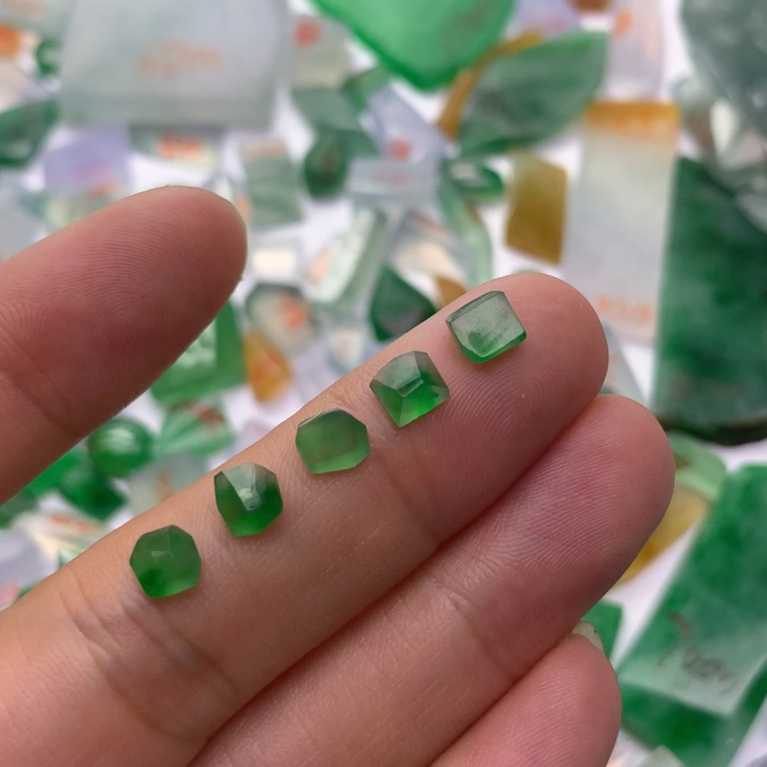 定制翡翠未镶嵌天然缅甸翡翠吊坠