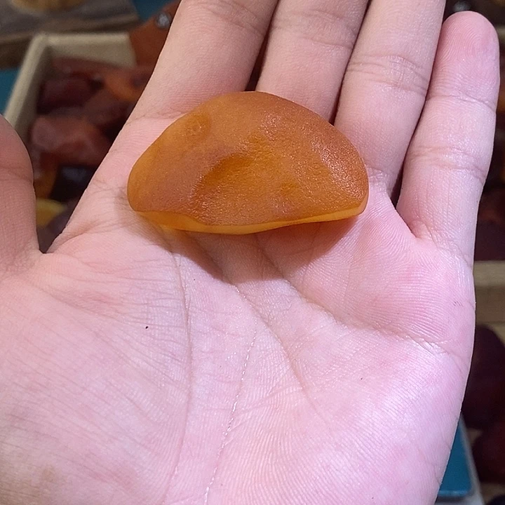 裸石琥珀未镶嵌金胶蜜