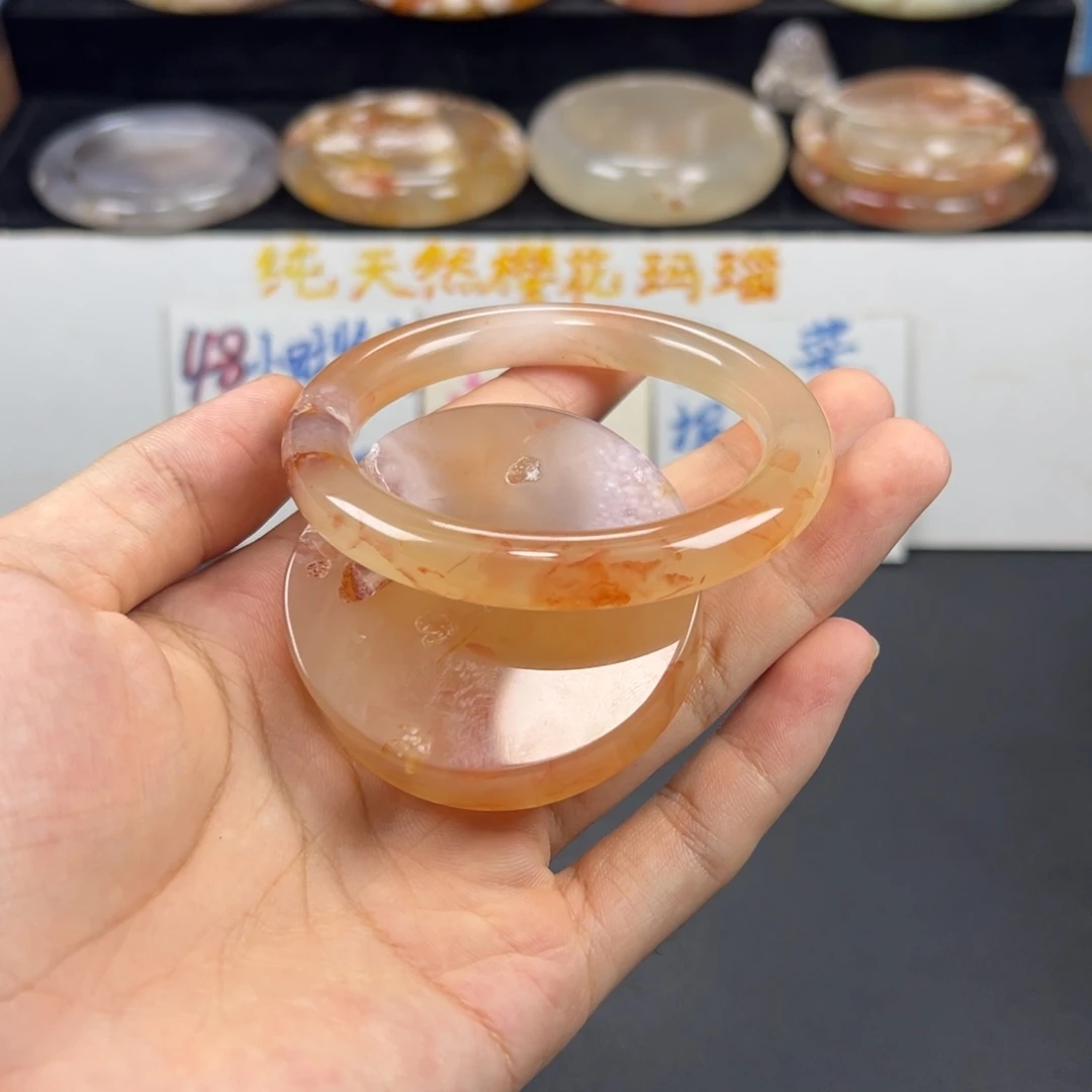 未镶嵌手镯石英质玉