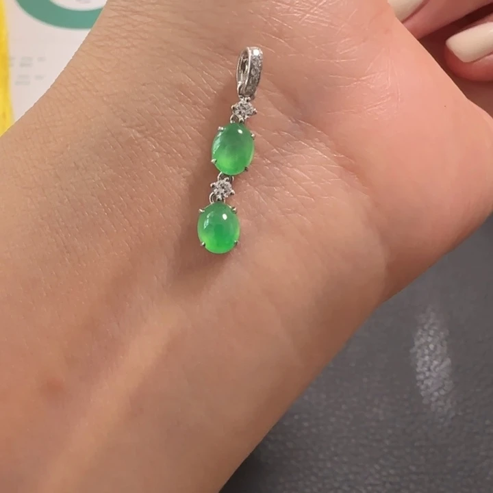 翡翠戒圈18K金镶嵌蛋面吊坠