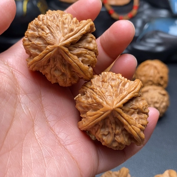 文玩核桃吊坠川**江三棱