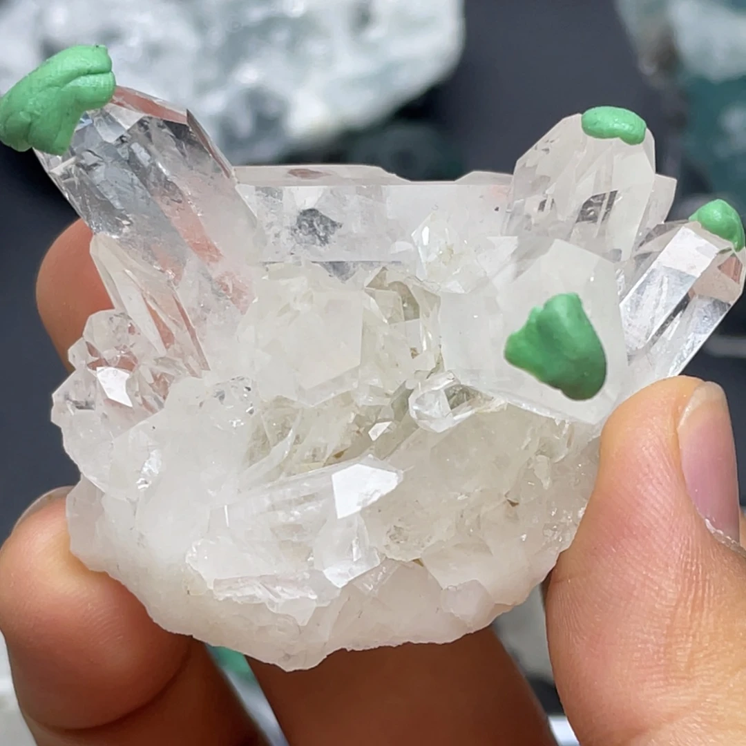 喜马晶簇未镶嵌水晶