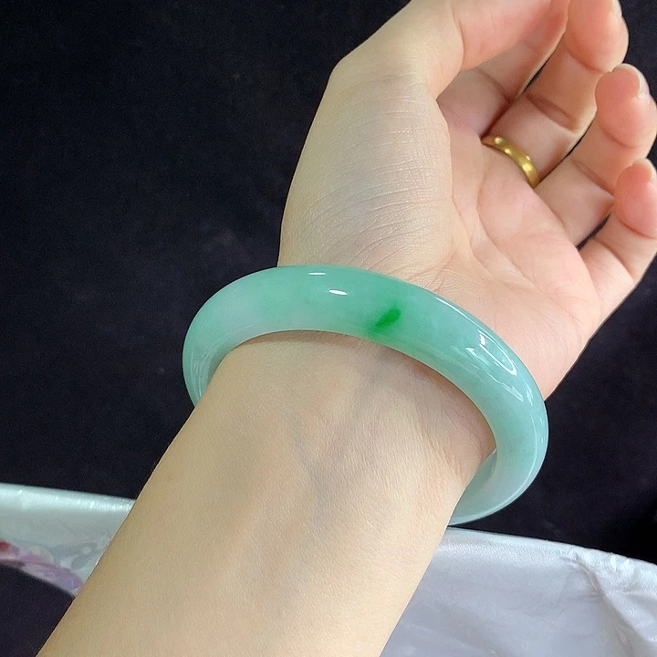 翡翠未镶嵌手镯56圈6176