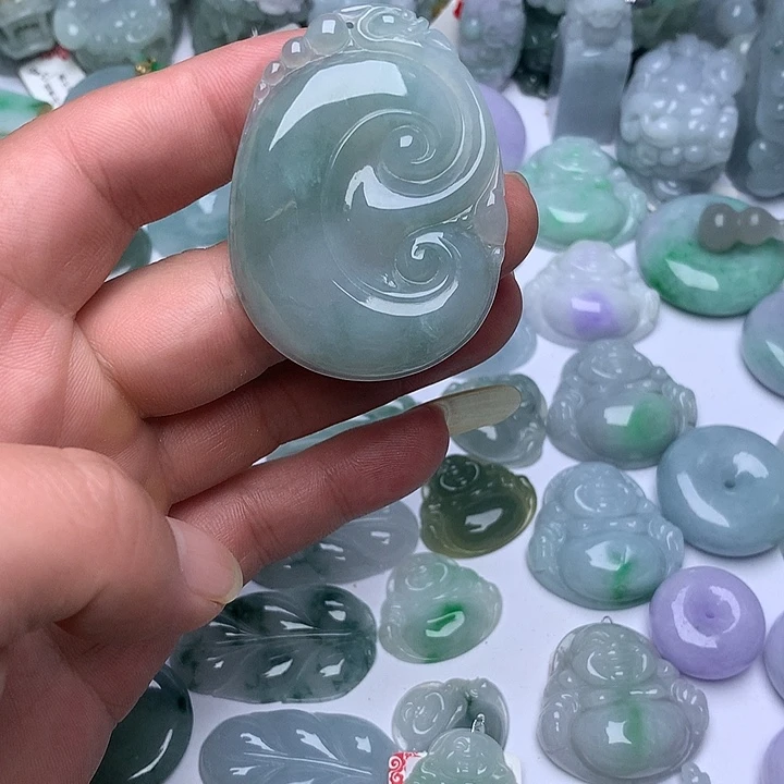 H***Y翡翠未镶嵌颈饰天然翡翠