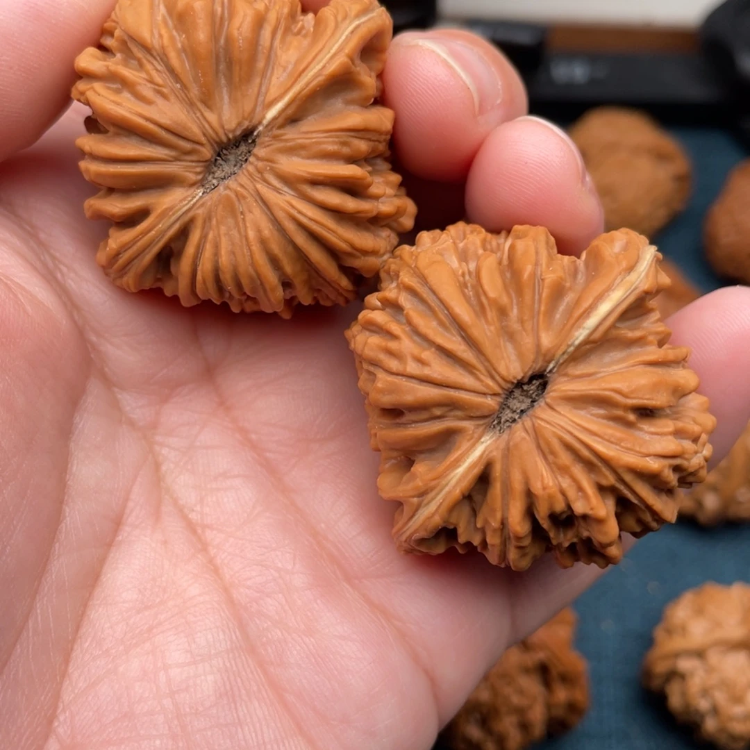 文玩核桃把件全品汉高楼43