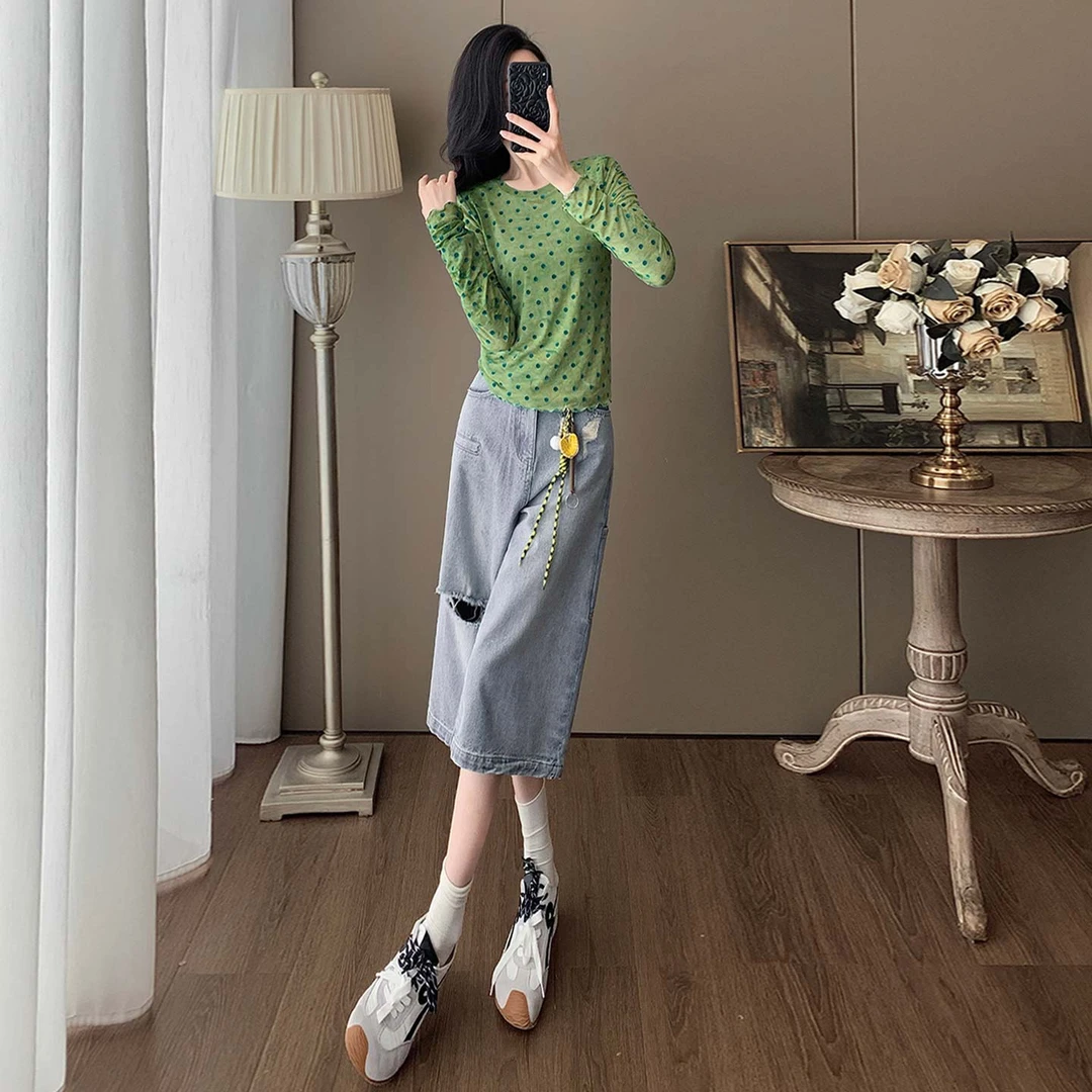 别致设计感时尚套装女夏新款绿色网纱波点上衣破洞牛仔中裤两件套