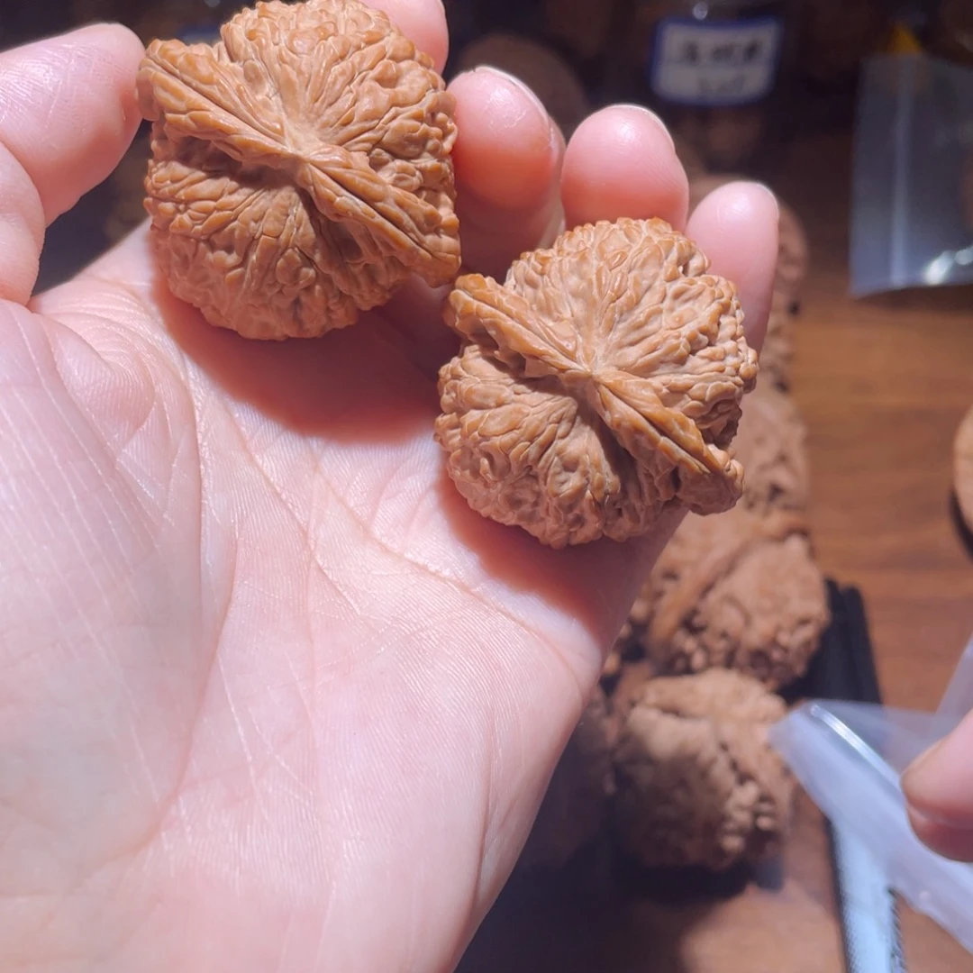 吊坠桃核顾*40尺闷白，